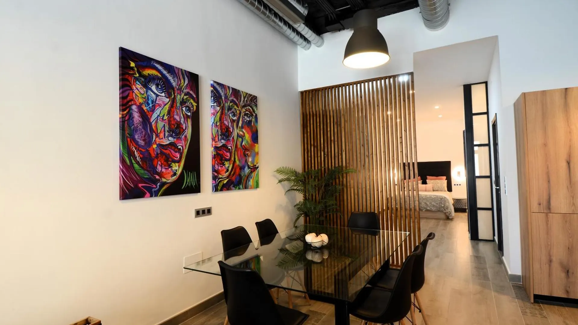 Fabrica Del Lujo En El Centro De Malaga Apartment